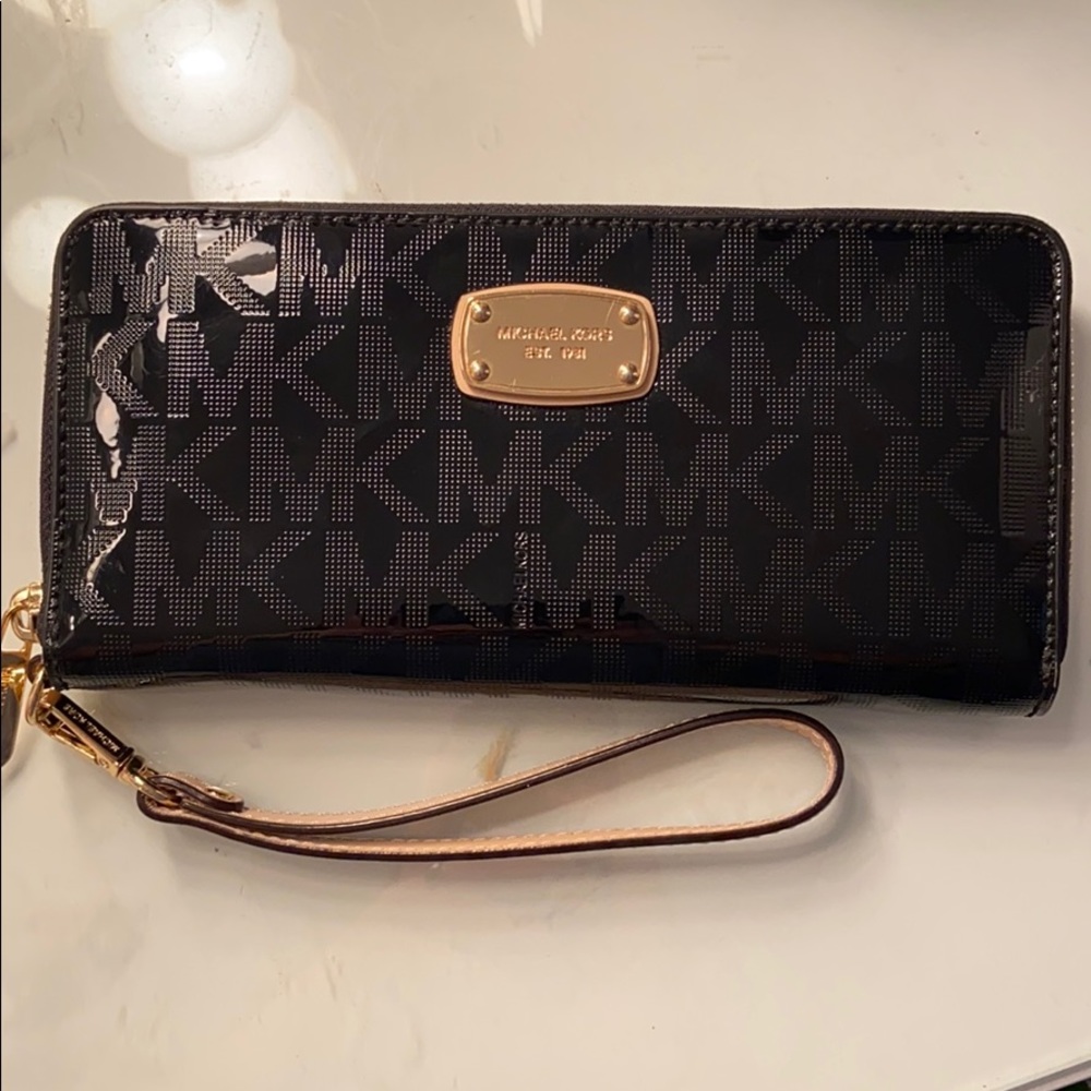 Michael kors wallet